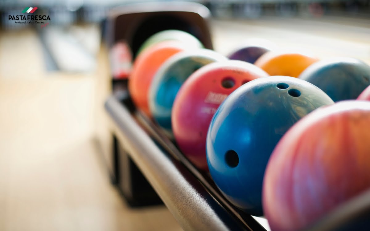 Hẹn hò chơi bowling