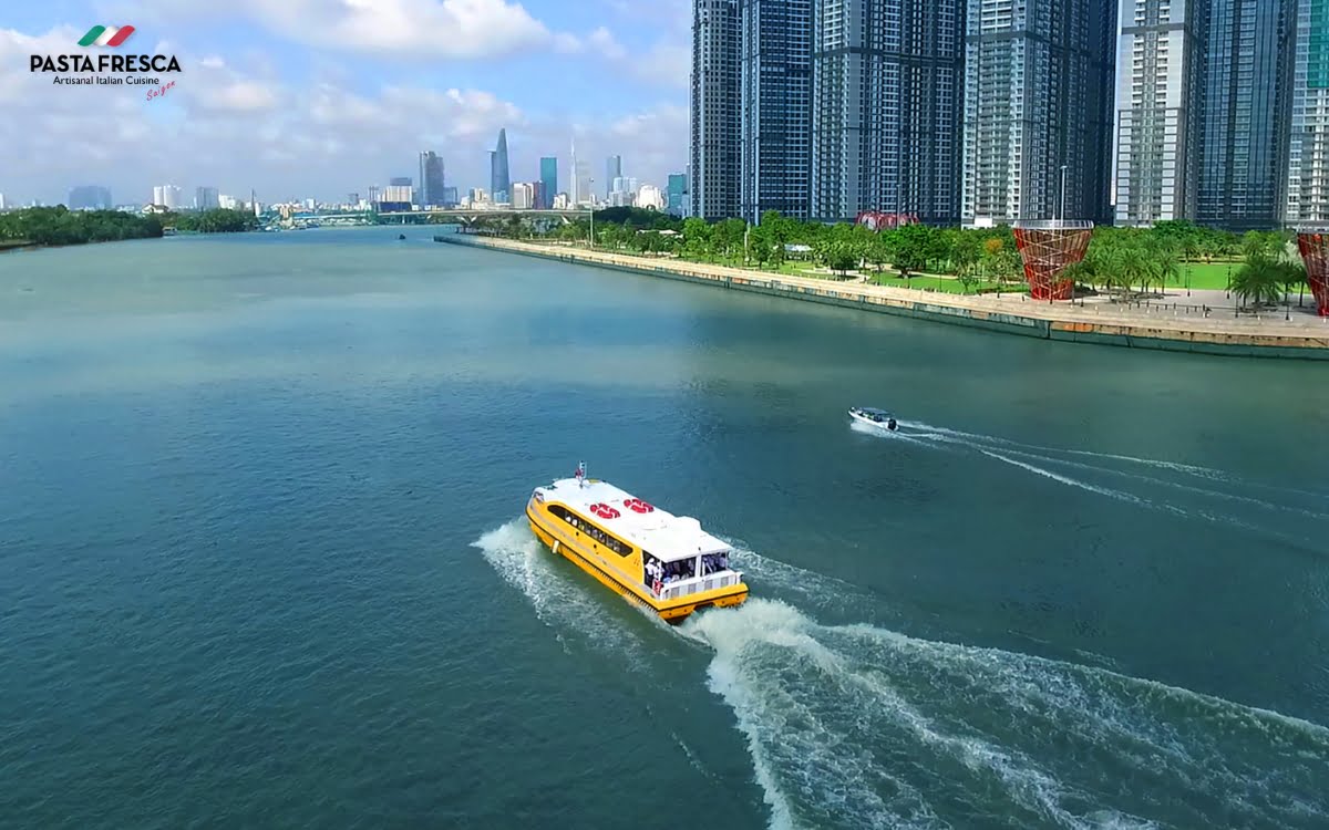 Trải nghiệm Saigon Waterbus vào buổi tối