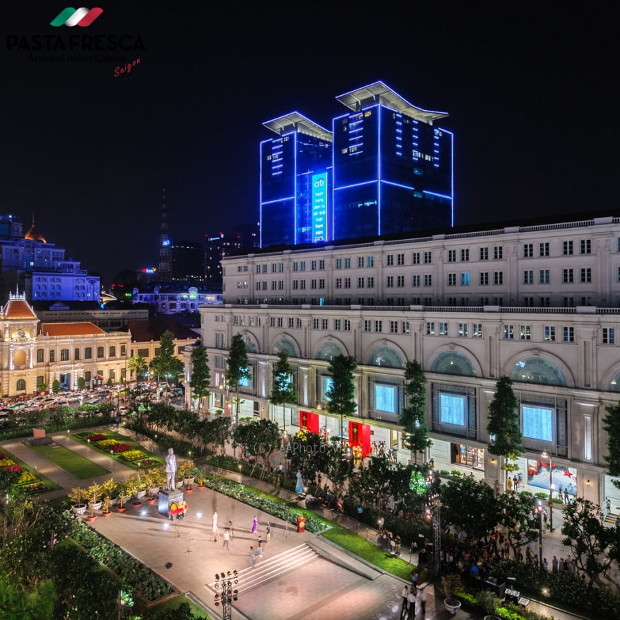 Fun places in Saigon at night - Nguyen Hue Walking Street