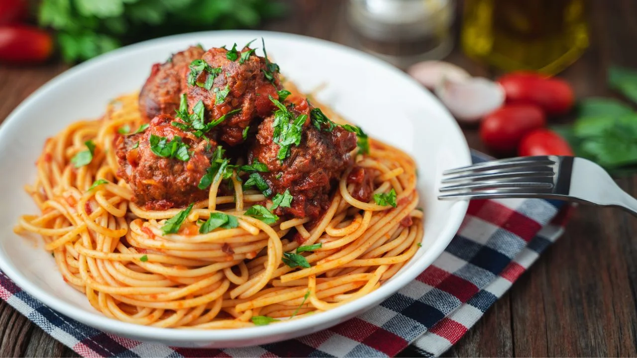 Đổi Mới Thực Đơn Với 2 Cách Nấu Mì Spaghetti Ngon Tại Nhà