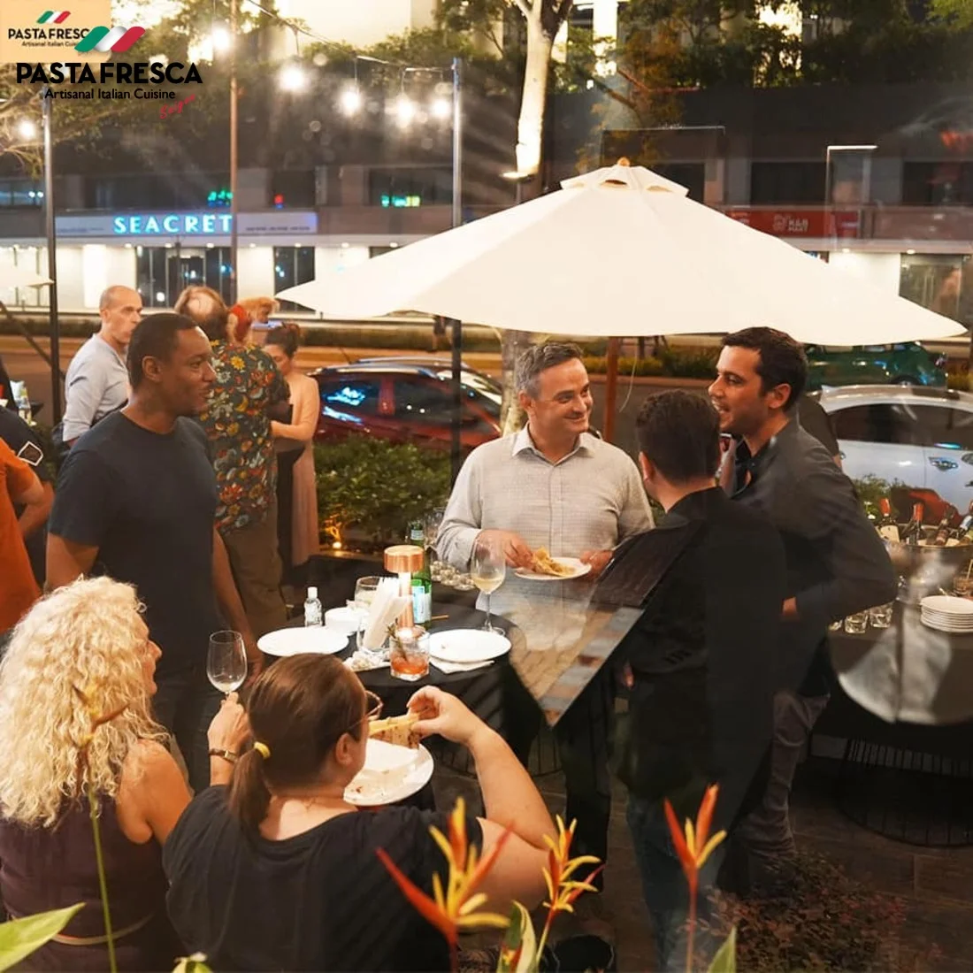 Không gian vô cùng ấm cúm, thích hợp cho các hoạt động ăn uống cho cả gia đình 