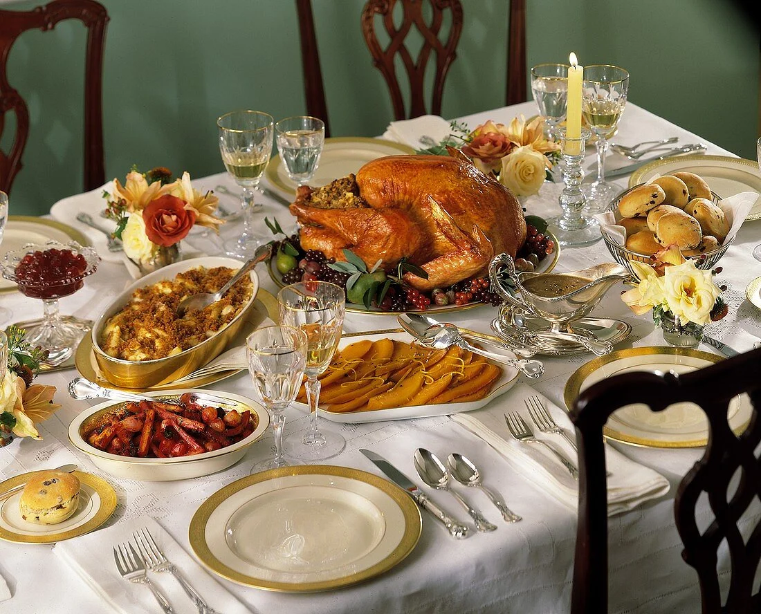 7 Benefits Of Hiring A Thanksgiving Catering Service