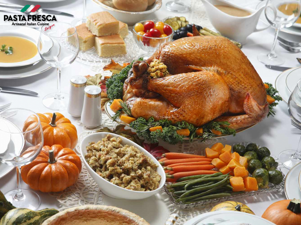 Let Pasta Fresca's professional catering service take care of your Thanksgiving dinner this year