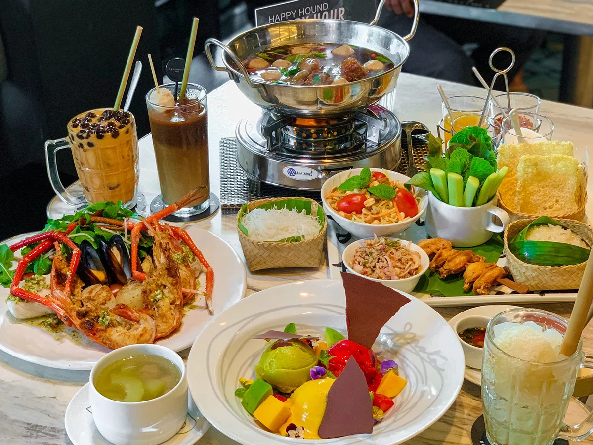 Trưa Ăn Gì Ở Sài Gòn?