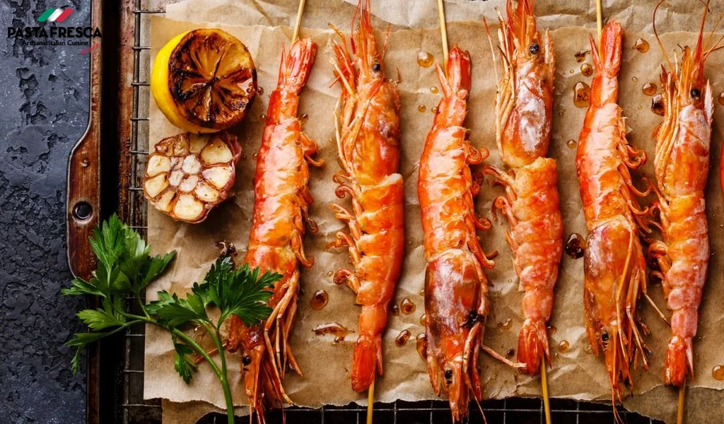 Món tôm nướng sa tế sau khi hoàn thành sẽ có mùi thơm cực kỳ nức mũi, màu sắc bắt mắt