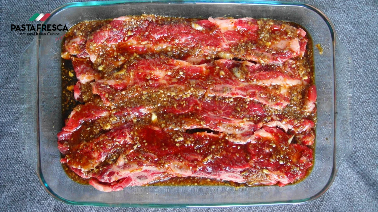 La carne marinata satay è adatta a chi ama il cibo piccante La carne marinata satay è adatta a chi ama il cibo piccante