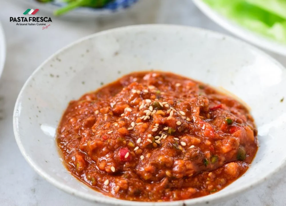 Để món nướng thêm bùng vị, bạn có thể chuẩn bị nước sốt ăn kèm Để món nướng thêm bùng vị, bạn có thể chuẩn bị nước sốt ăn kèm