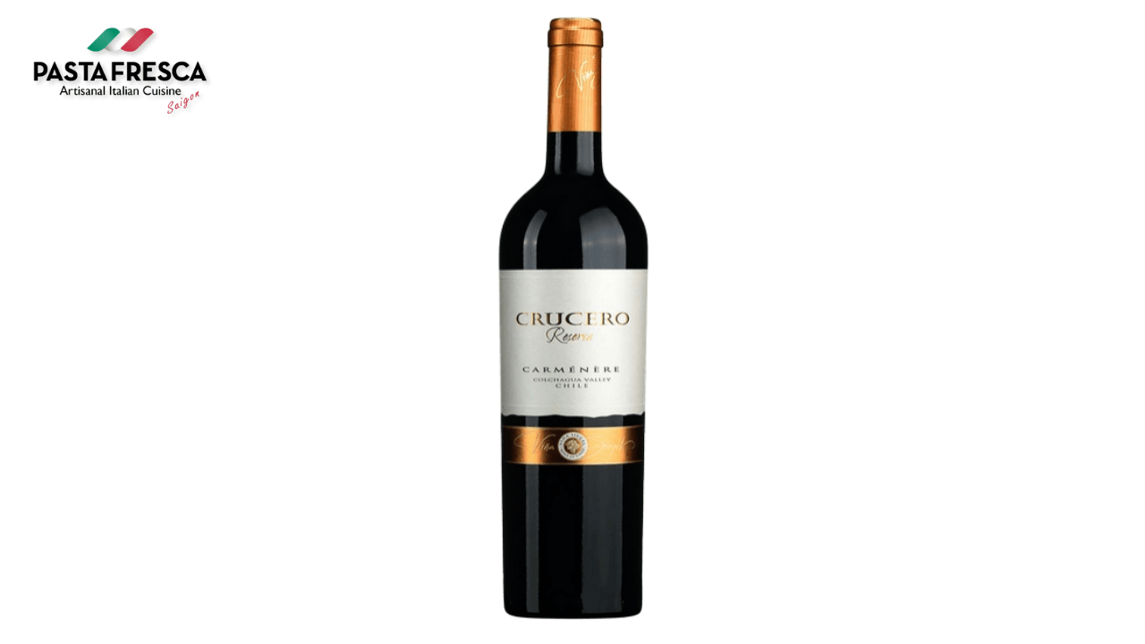 Il vino Crucero Reserva Cabernet Sauvignon è una miscela di sentori di ciliegia, lampone e rovere.