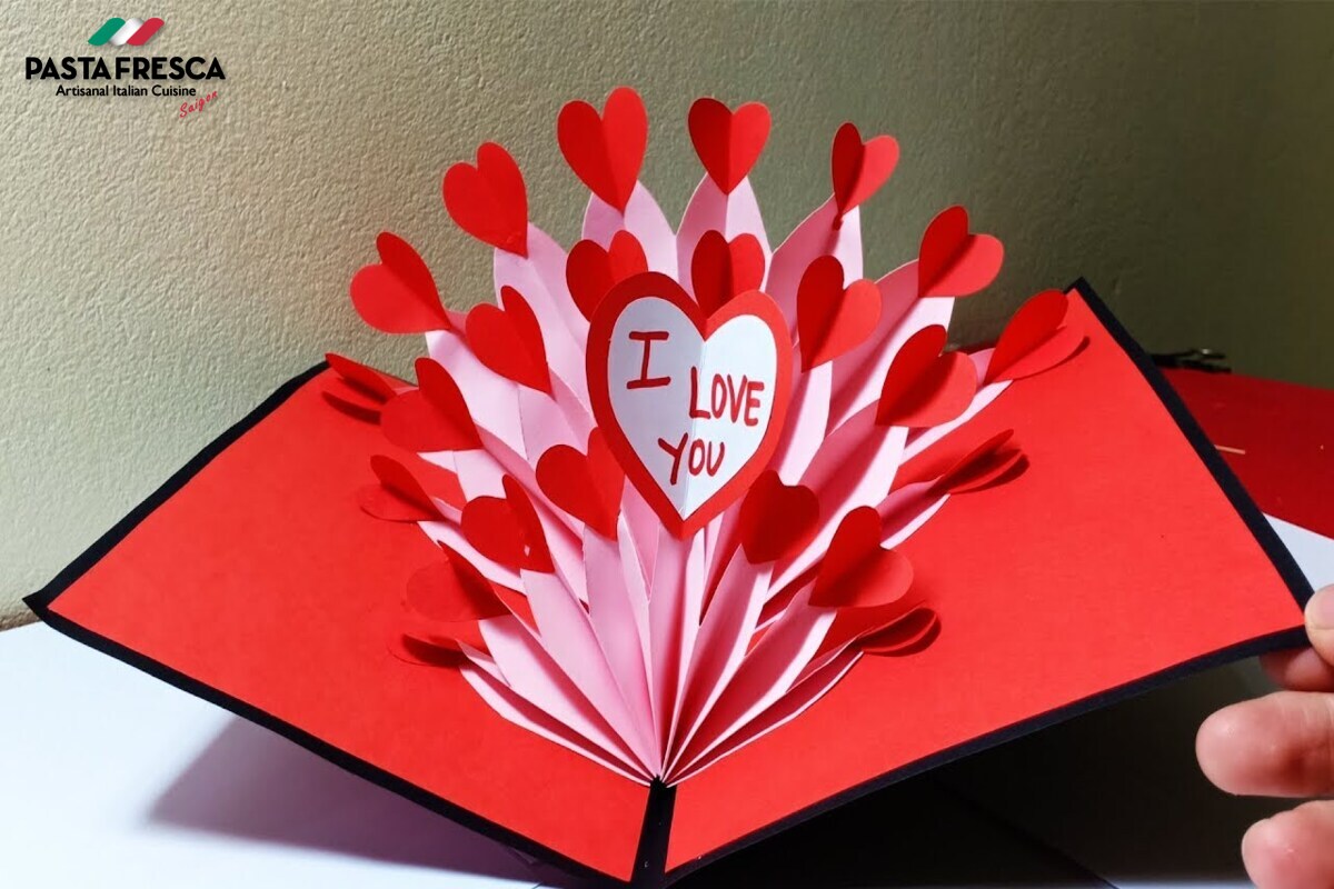 Le carte regalo di San Valentino fatte a mano sono un ottimo regalo per il tuo amante